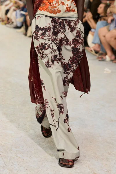 Look 142